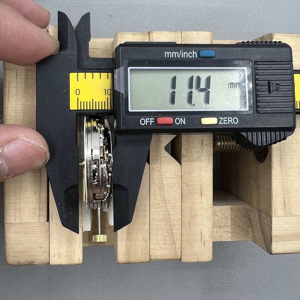 Dandong 7750 Mechanical Movement Single Calendar Small Second At 6/9/12