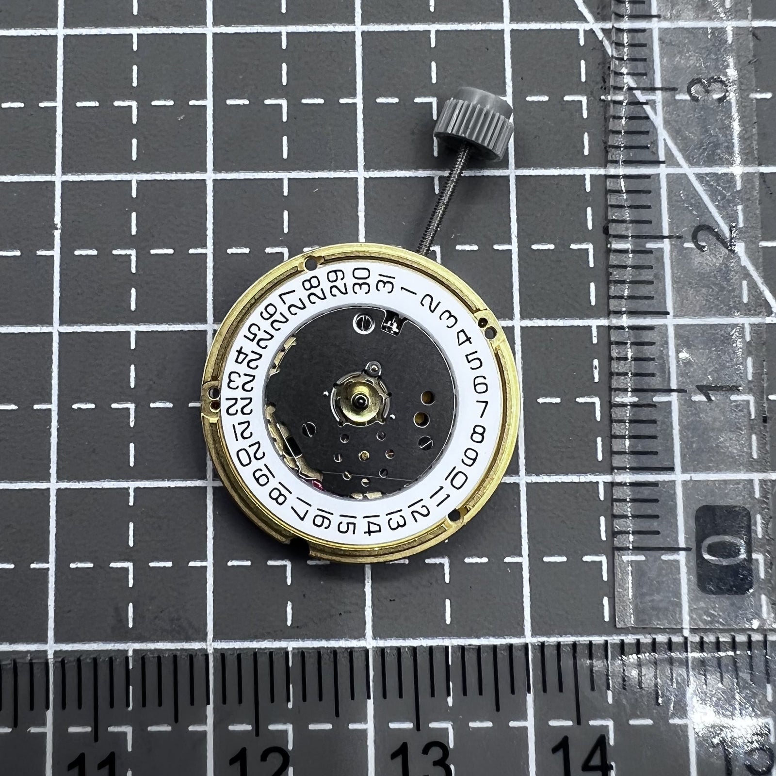 Swiss ETA F04.115 Watch Quartz Movement 3 Hands Date At 3