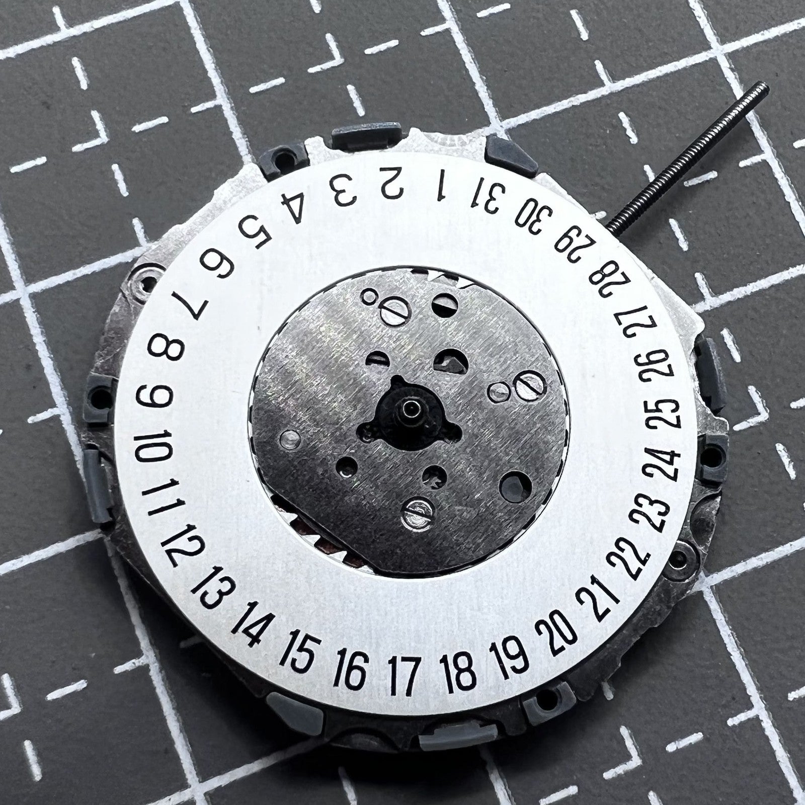 Japan Miyota 4U12 Quartz Movement 3 Hands Single Calendar Date At 6
