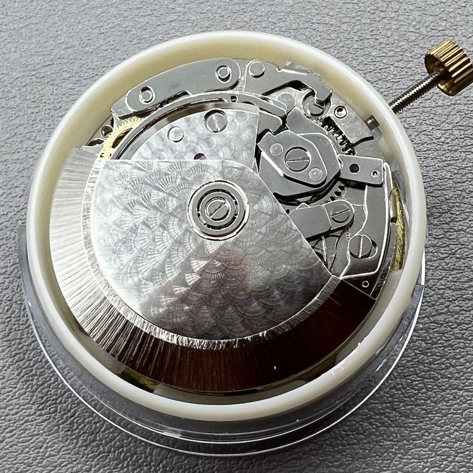 Dandong 7750 Mechanical Movement Single Calendar Small Second At 6/9/12