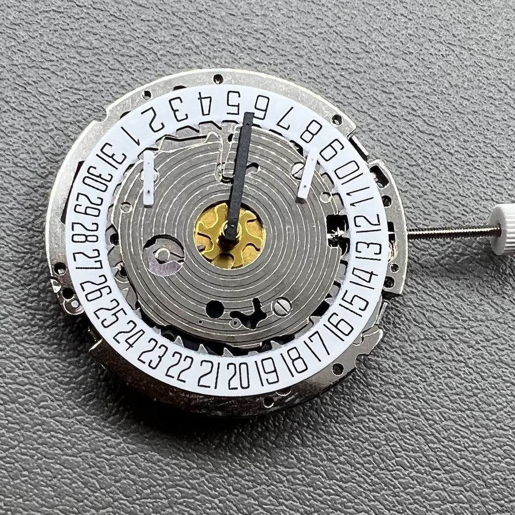 Swiss Made Silver ISA 8171 Quartz Movement 5 Hands Date At 6 Watch Part