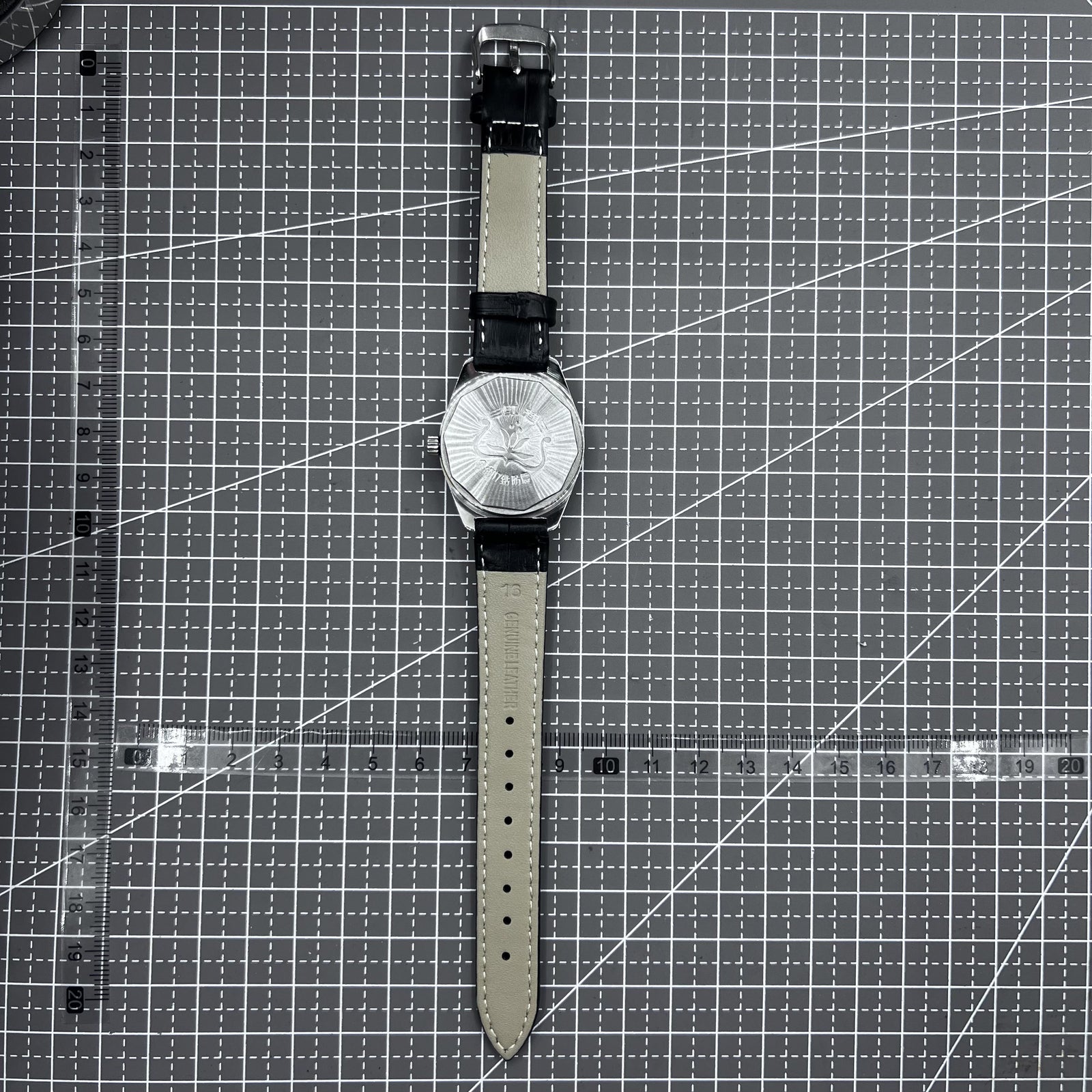 32mm Black Strap Taihang Manual Mechanical Watch 17 Jews Black Dial Golden Nail