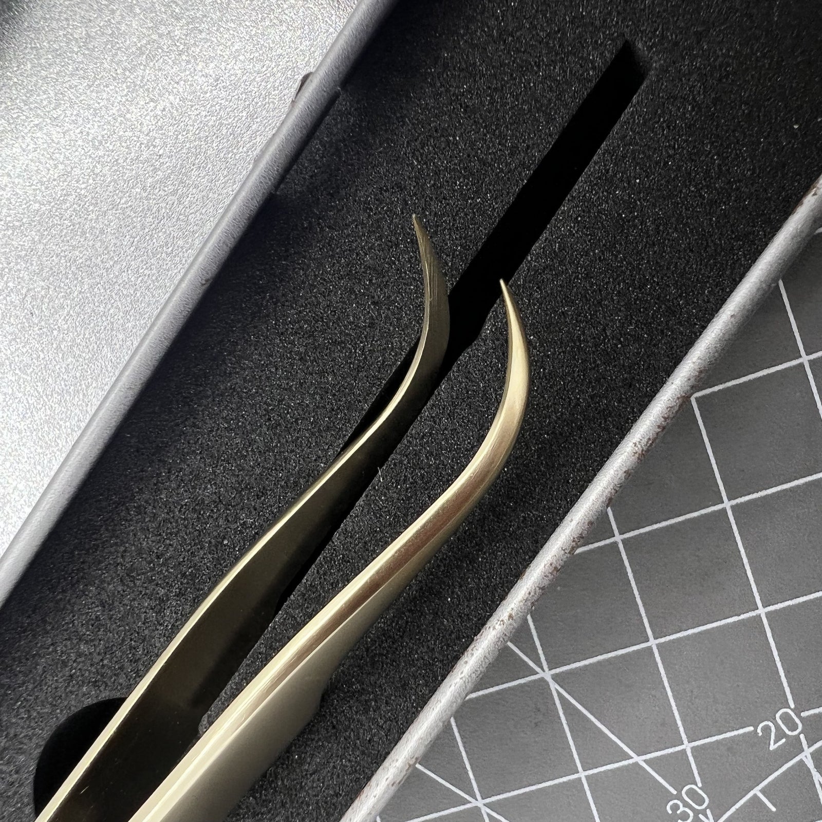 High Quality Stainless Steel Tweezers Golden Curved Elbow Forceps