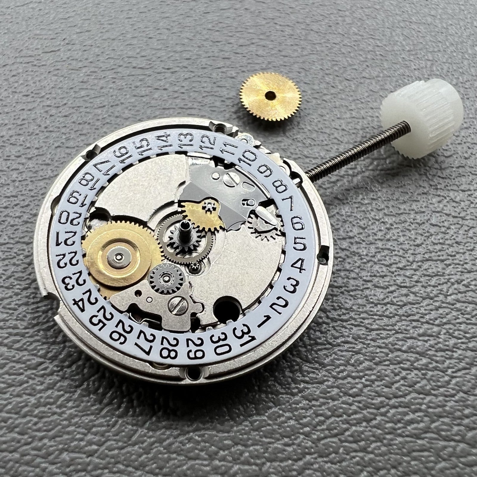 Swiss ETA 556.115 Date At 3 Watch Quartz Movement 3 Hands Single Calendar