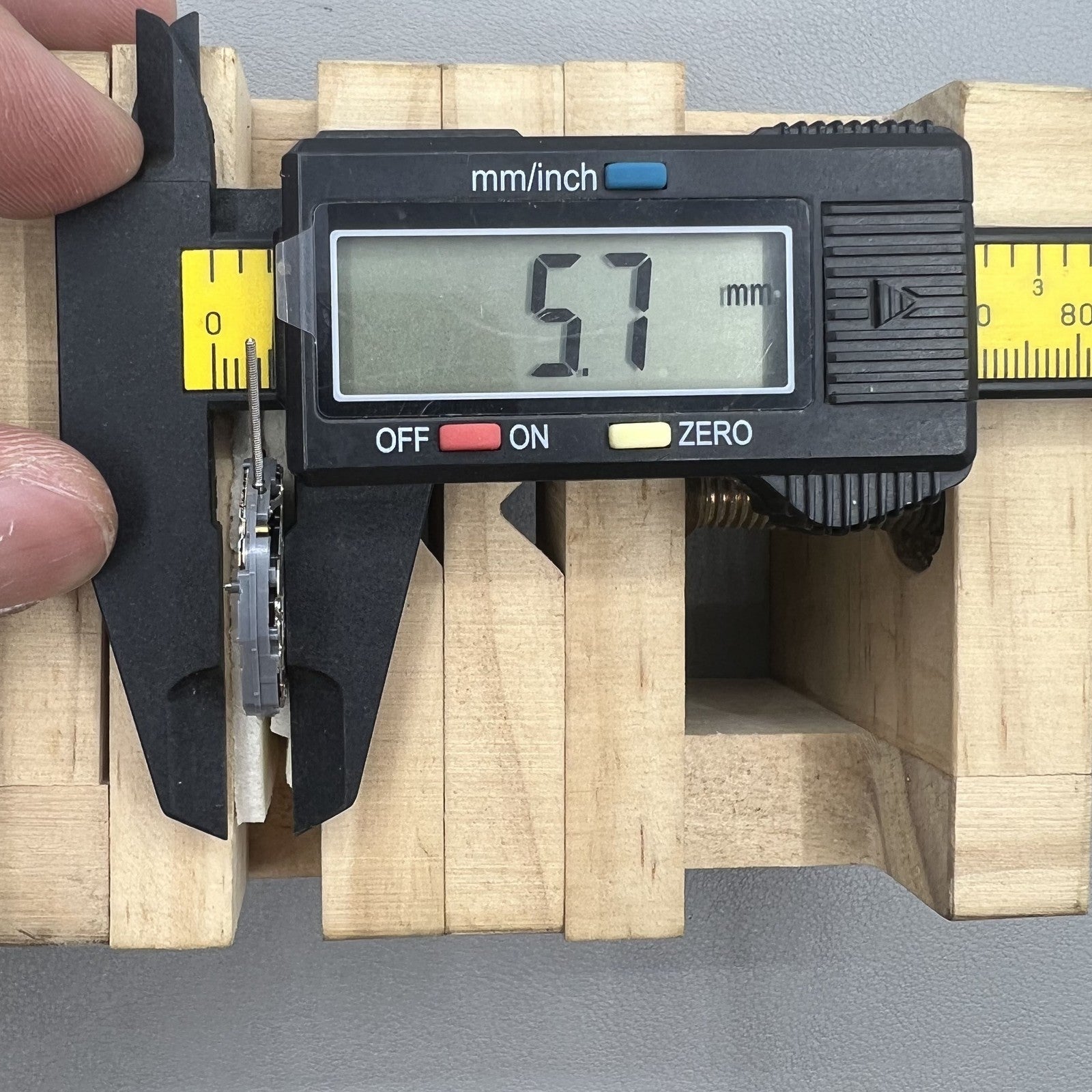 Japan VH88A Quartz Movement Small Second At 2/6/10/5