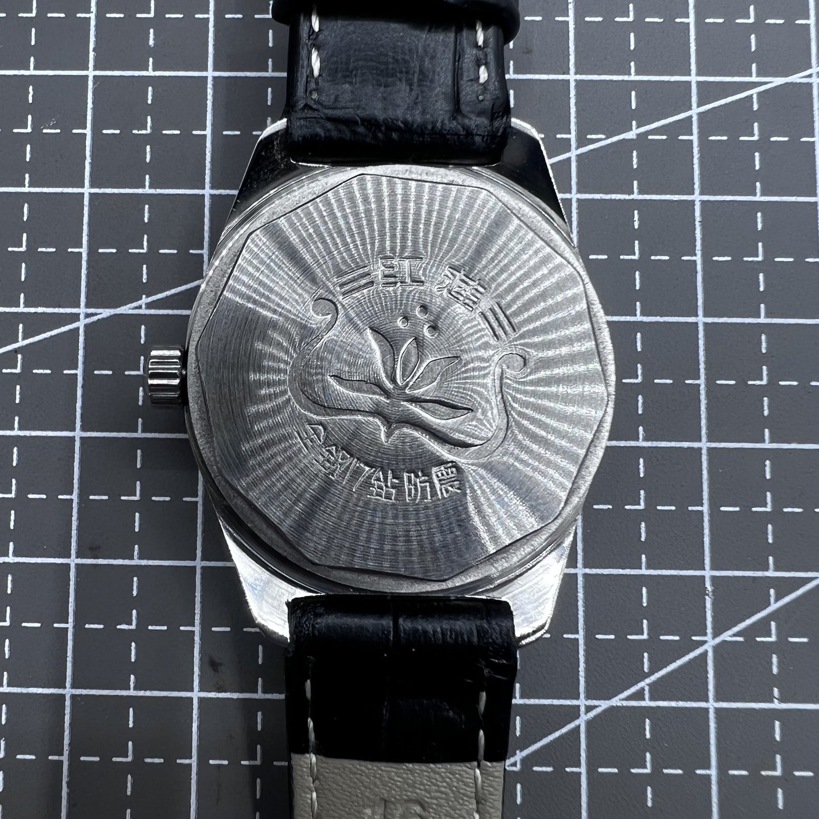 32mm Black Strap Taihang Manual Mechanical Watch 17 Jews Black Dial Golden Nail