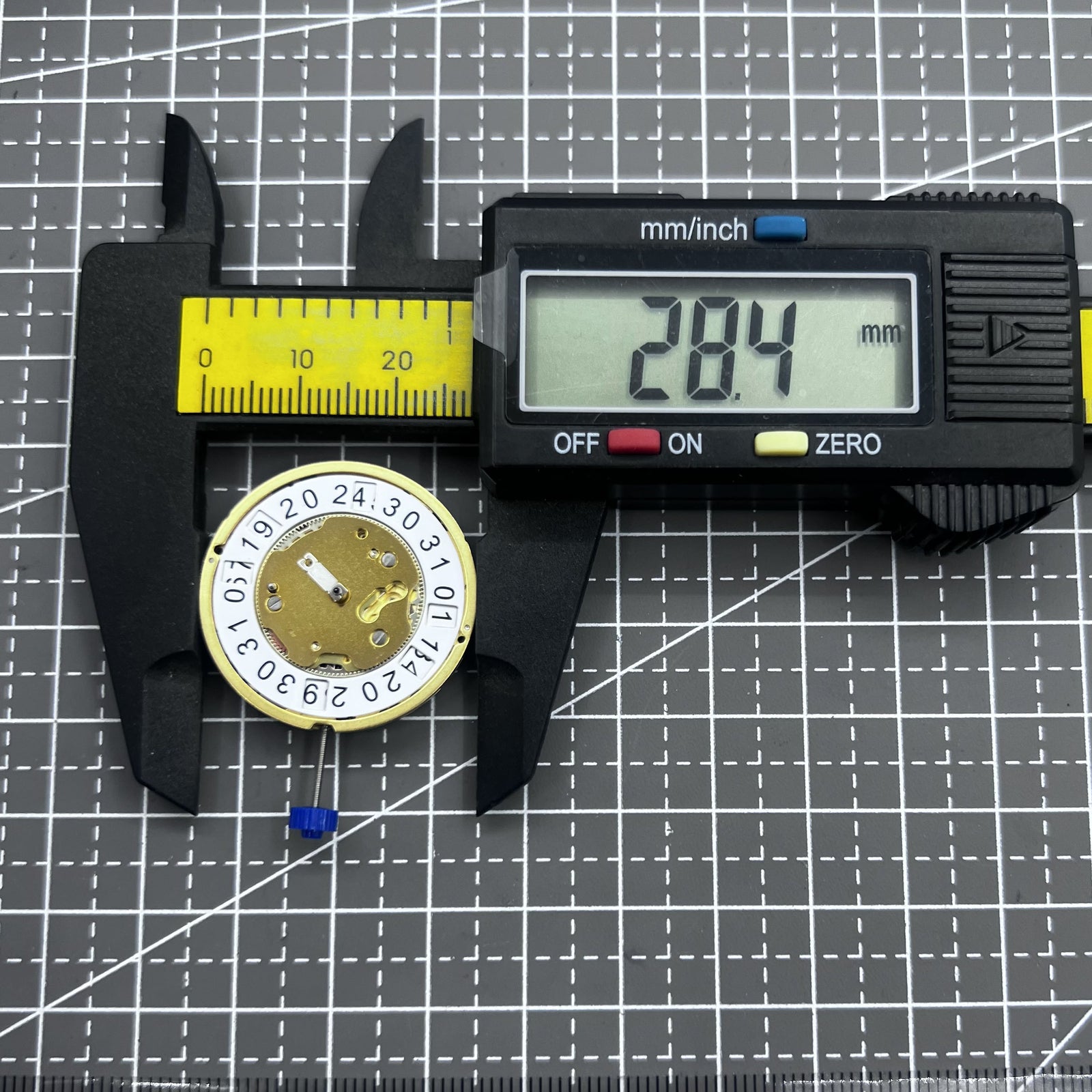 Swiss Ronda 4210B 4210.B Golden Quartz Watch Movement Swiss Movement