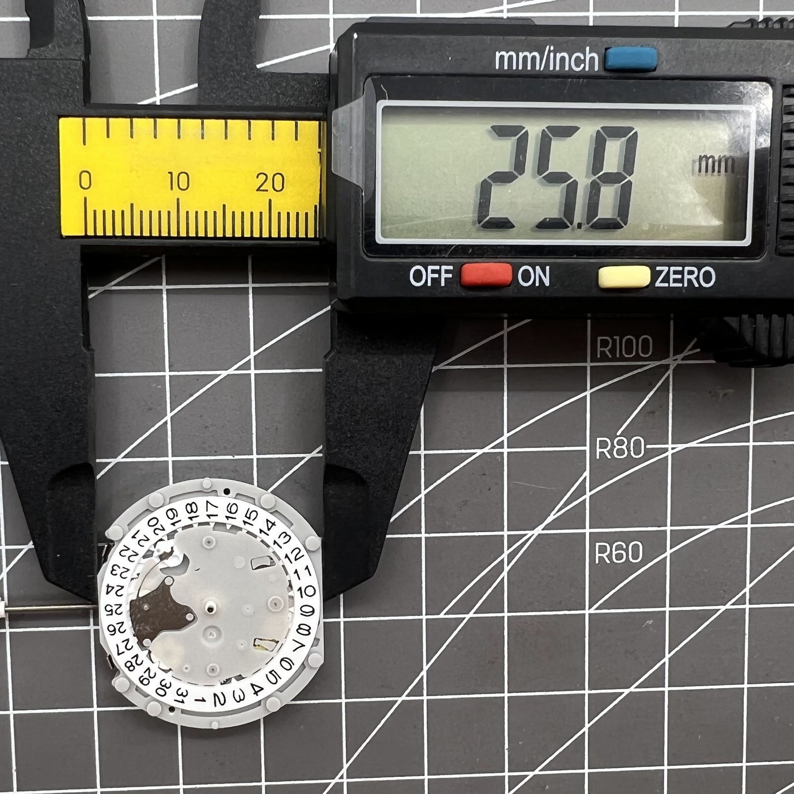 Sunon PE70 Quartz Movement 3 Hands Date@3 with 3 Eyes @6@9@12 Position