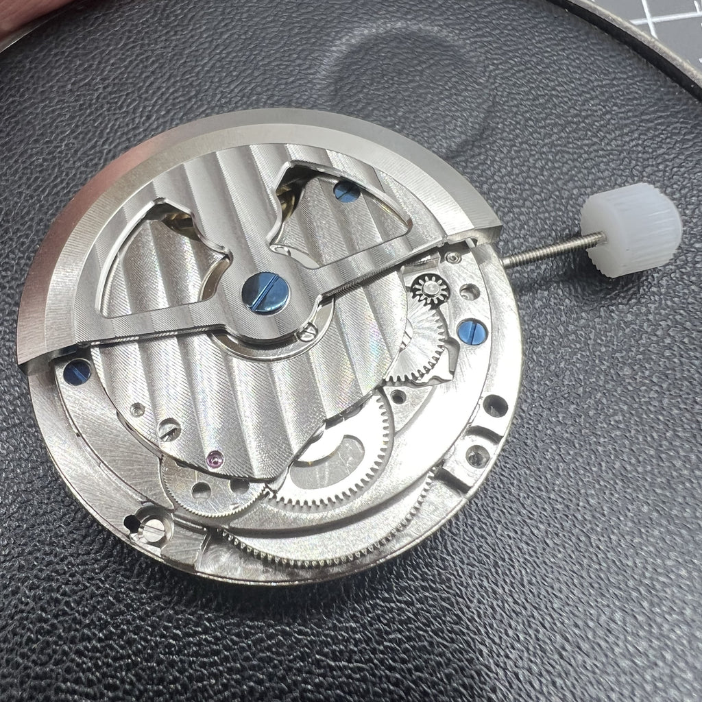 Hangzhou 8220A Automatic Mechanical Movement Small Second At 9