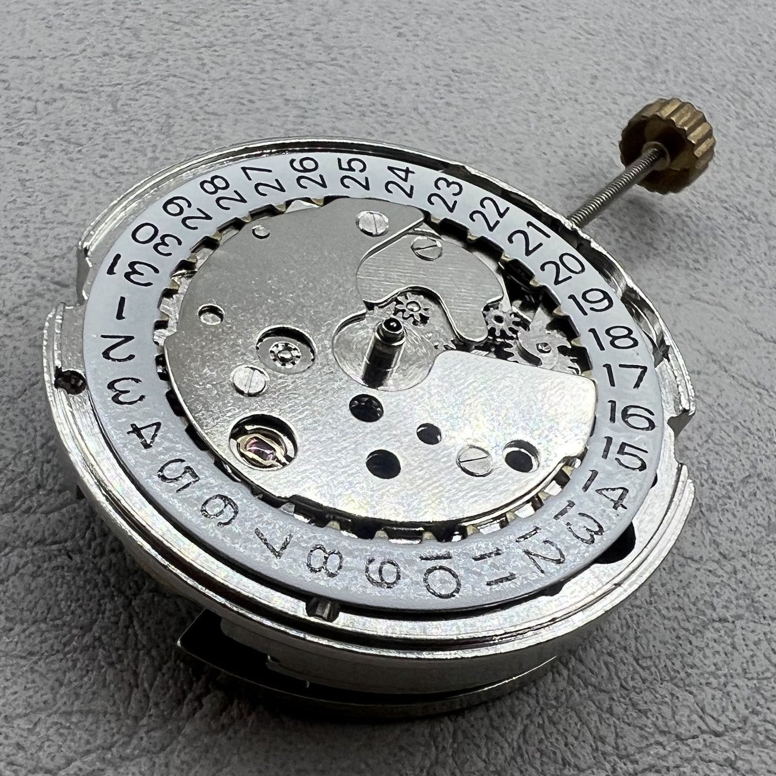 Dandong 7120 3 Hands Single Calendar Automatic Mechanical Movement