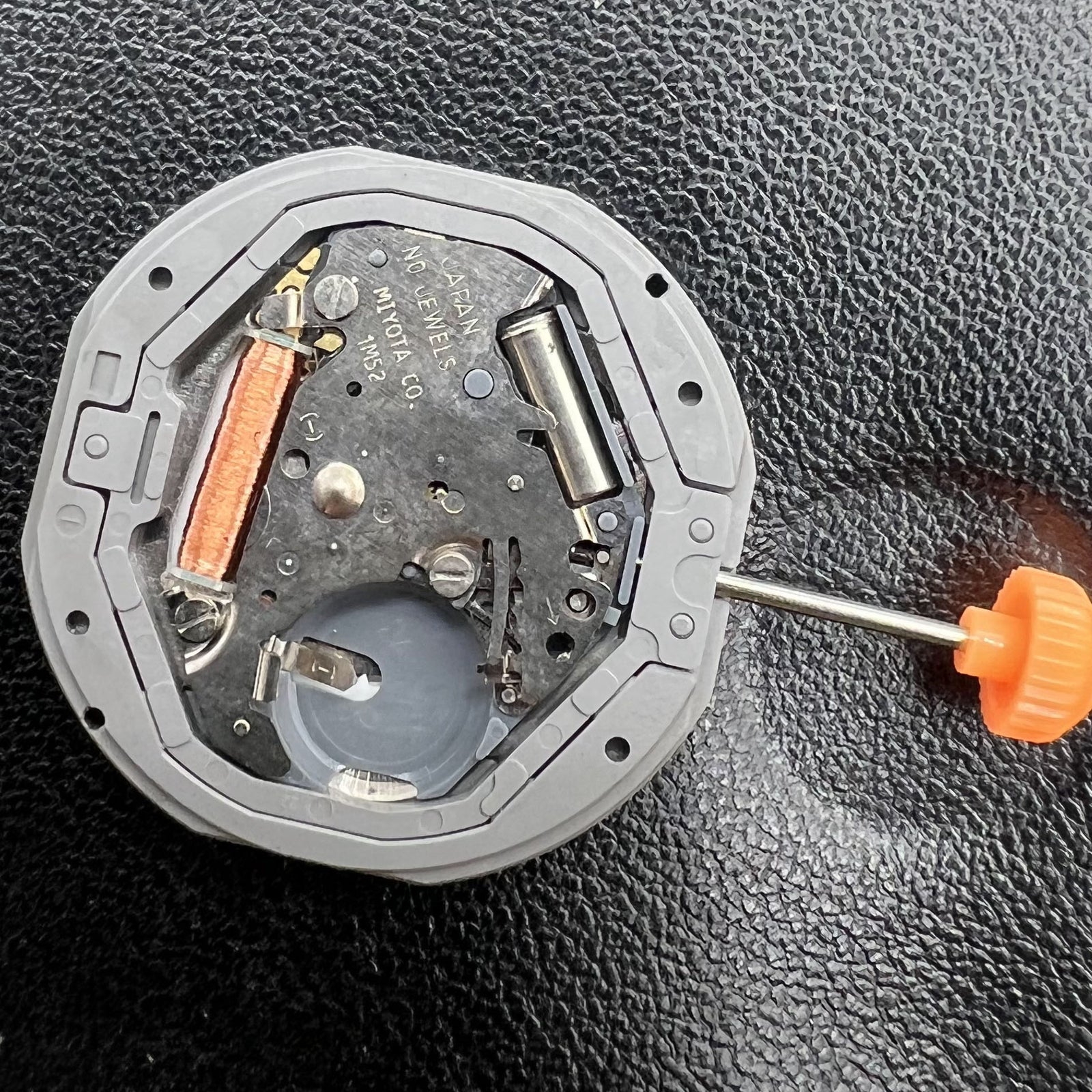 Miyota 1M52 Quartz Movement Date at 12 3 Hands