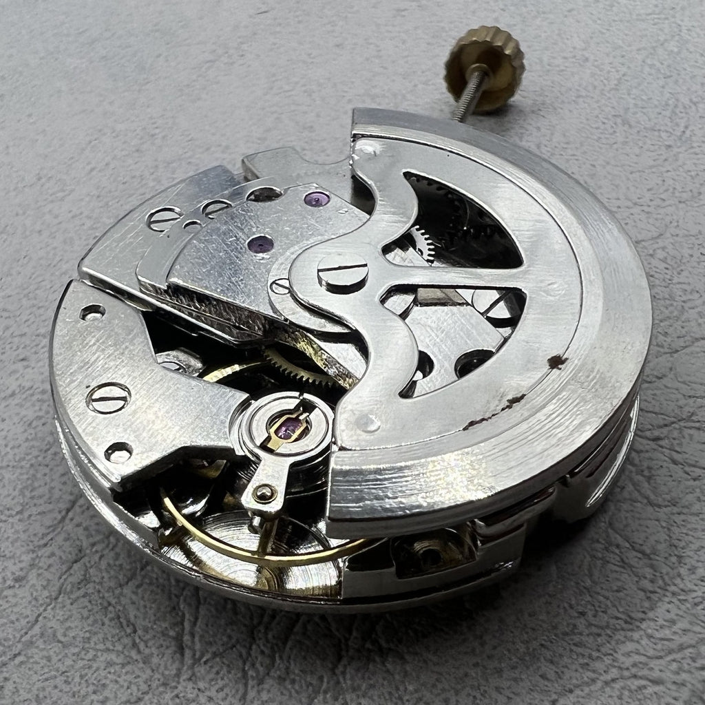 Dandong 7120 3 Hands Single Calendar Automatic Mechanical Movement