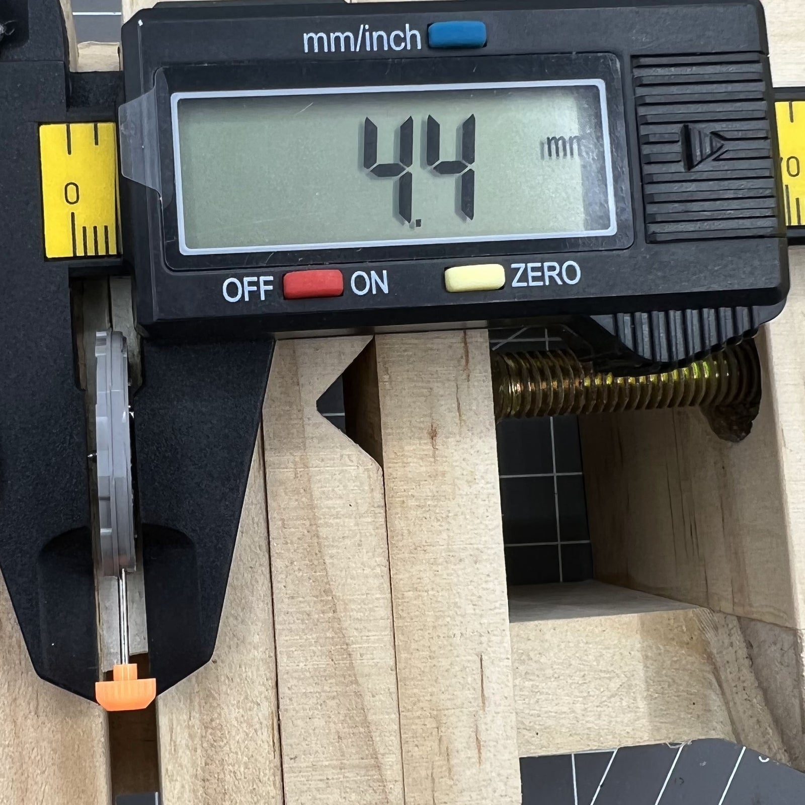 Miyota 1M52 Quartz Movement Date at 12 3 Hands