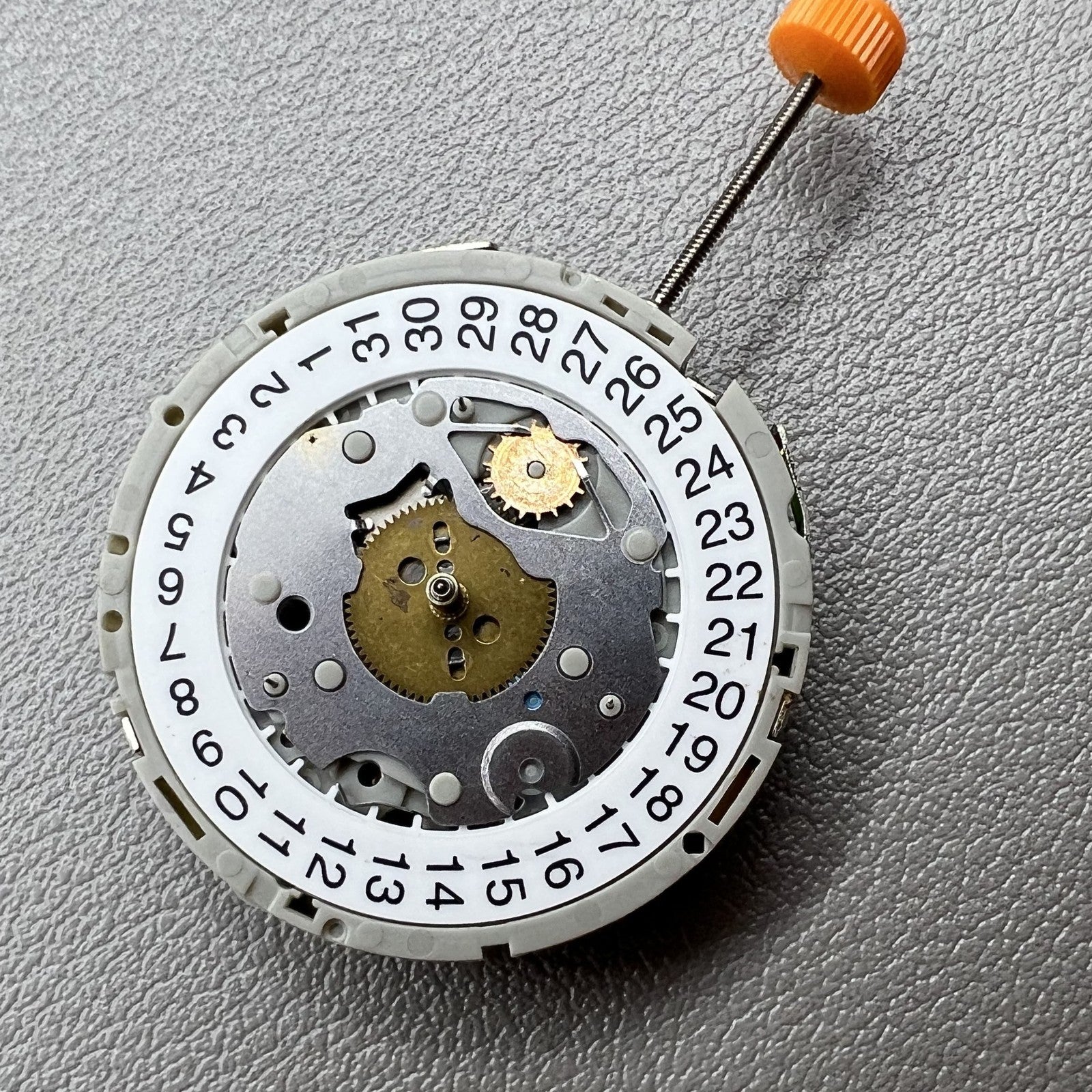 M921 Quartz Movement 3 Eye 3 Hands Small Second at 2 6 10 Multifunctional