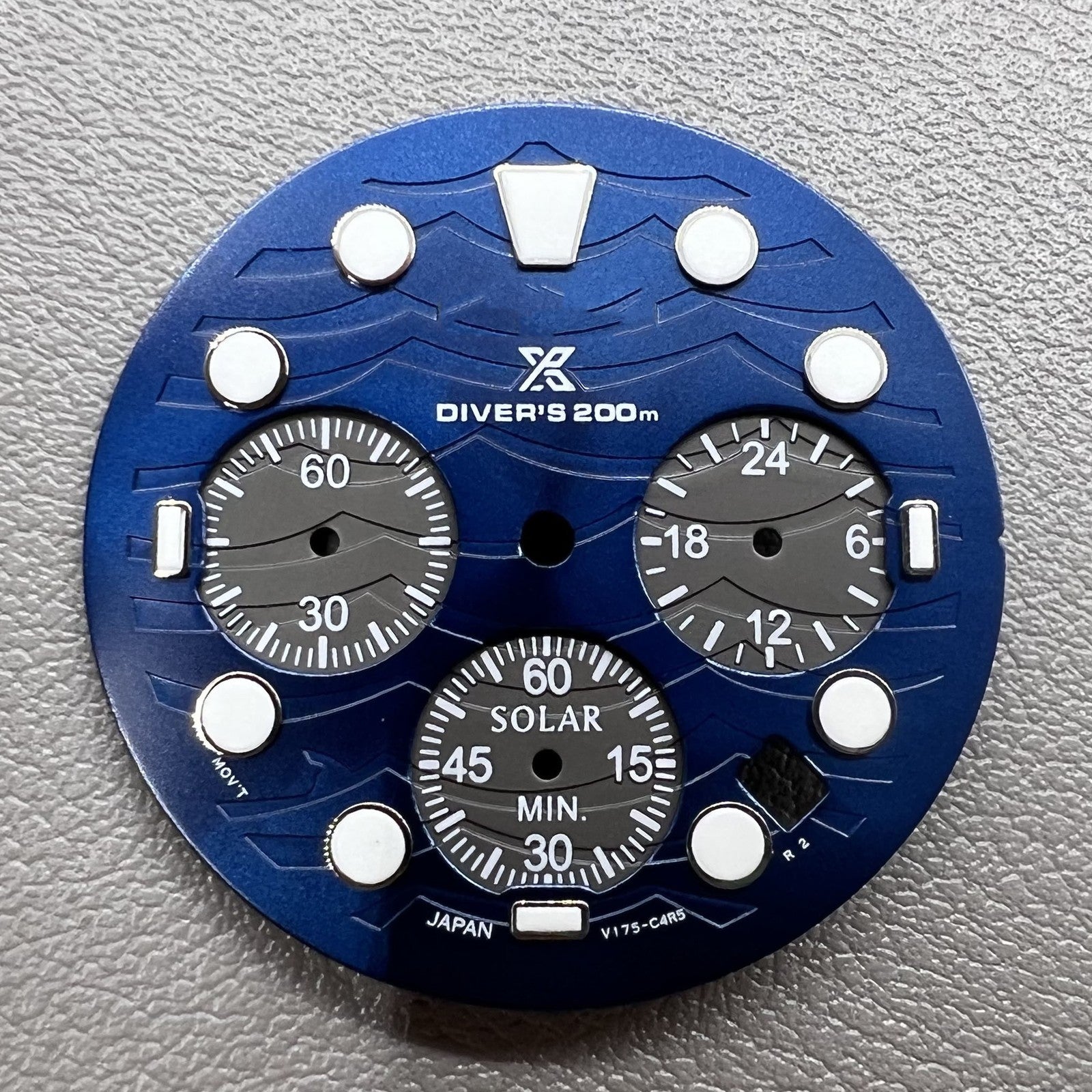 Green Luminous Watch Dial with 31mm Silver Trim for VD53 Movement