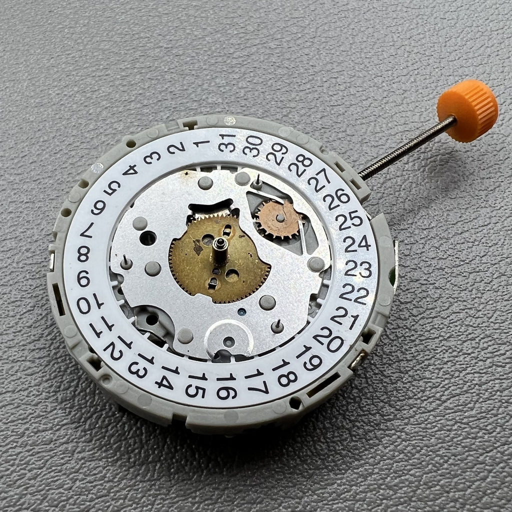 M921 Quartz Movement 3 Eye 3 Hands Small Second at 2 6 10 Multifunctional
