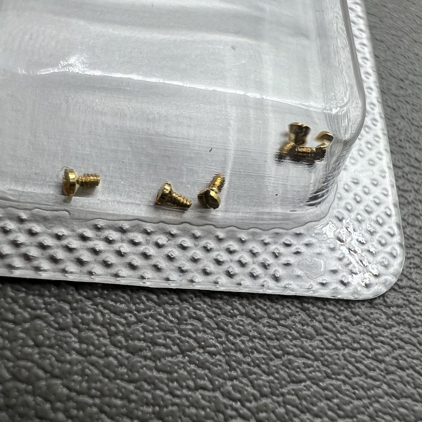 2 Sets 0.7 Back Cover Case Golden Screws for La Grande Classique De Longines L4