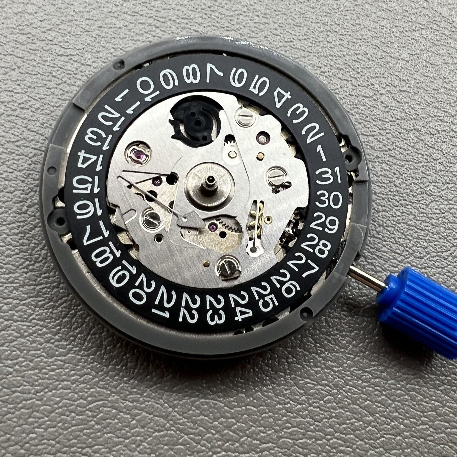 Japan NH35 Automatic Mechanical Movement Black Date Dial Crown At 3.0