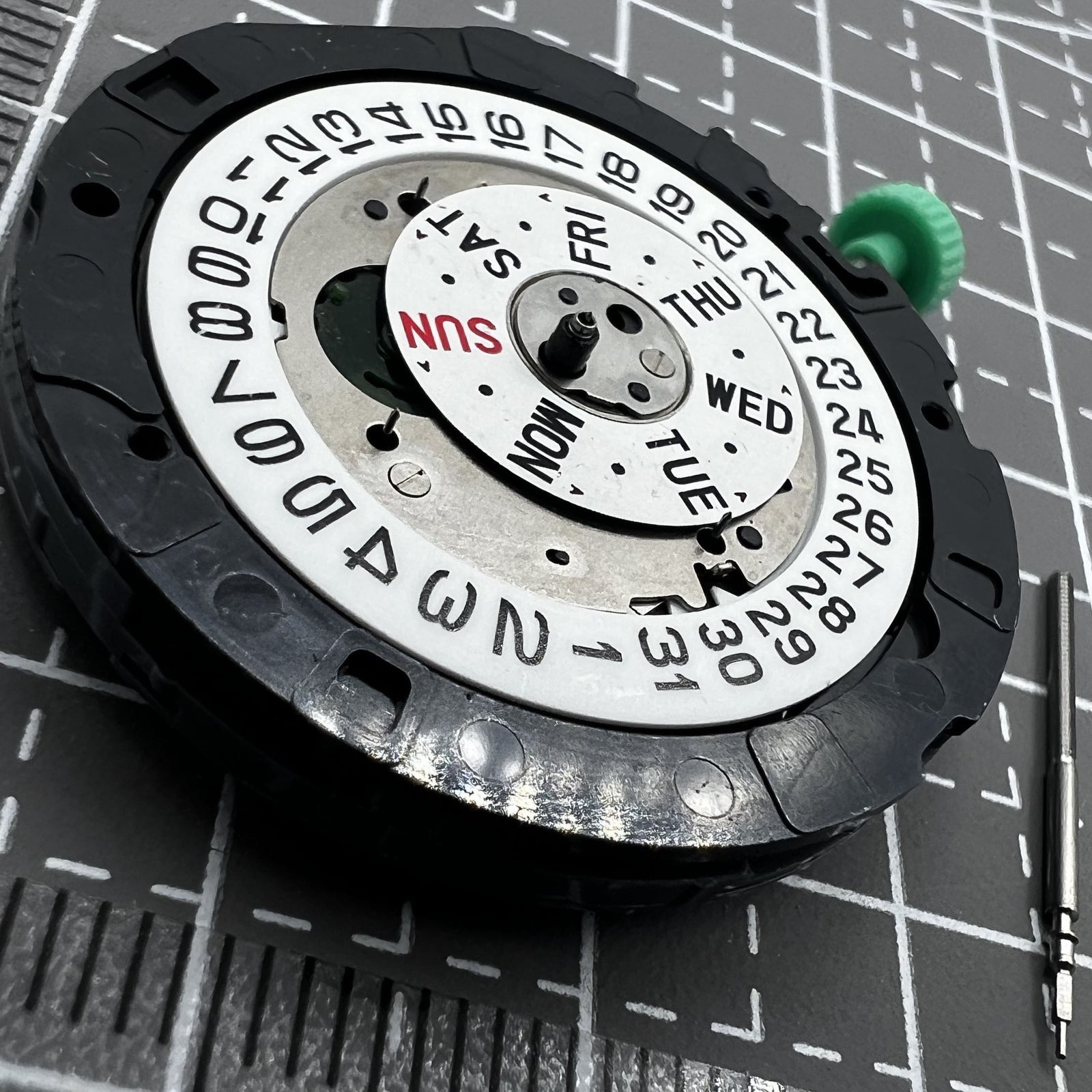 Miyota OS00 0S00 Quartz Movement Multifunctional Date at 3 Single Calendar