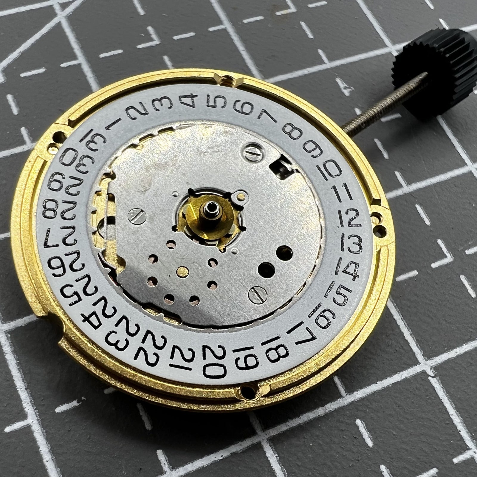 ETA F04.111 Watch Quartz Movement 3 hands Date 3 Swiss Movement