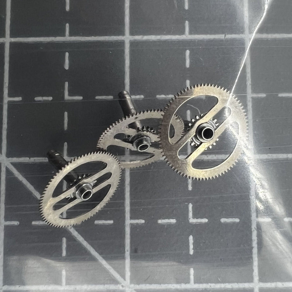 2 PIECES #6431 Free Cannon Pinion for Movement ETA C01.211