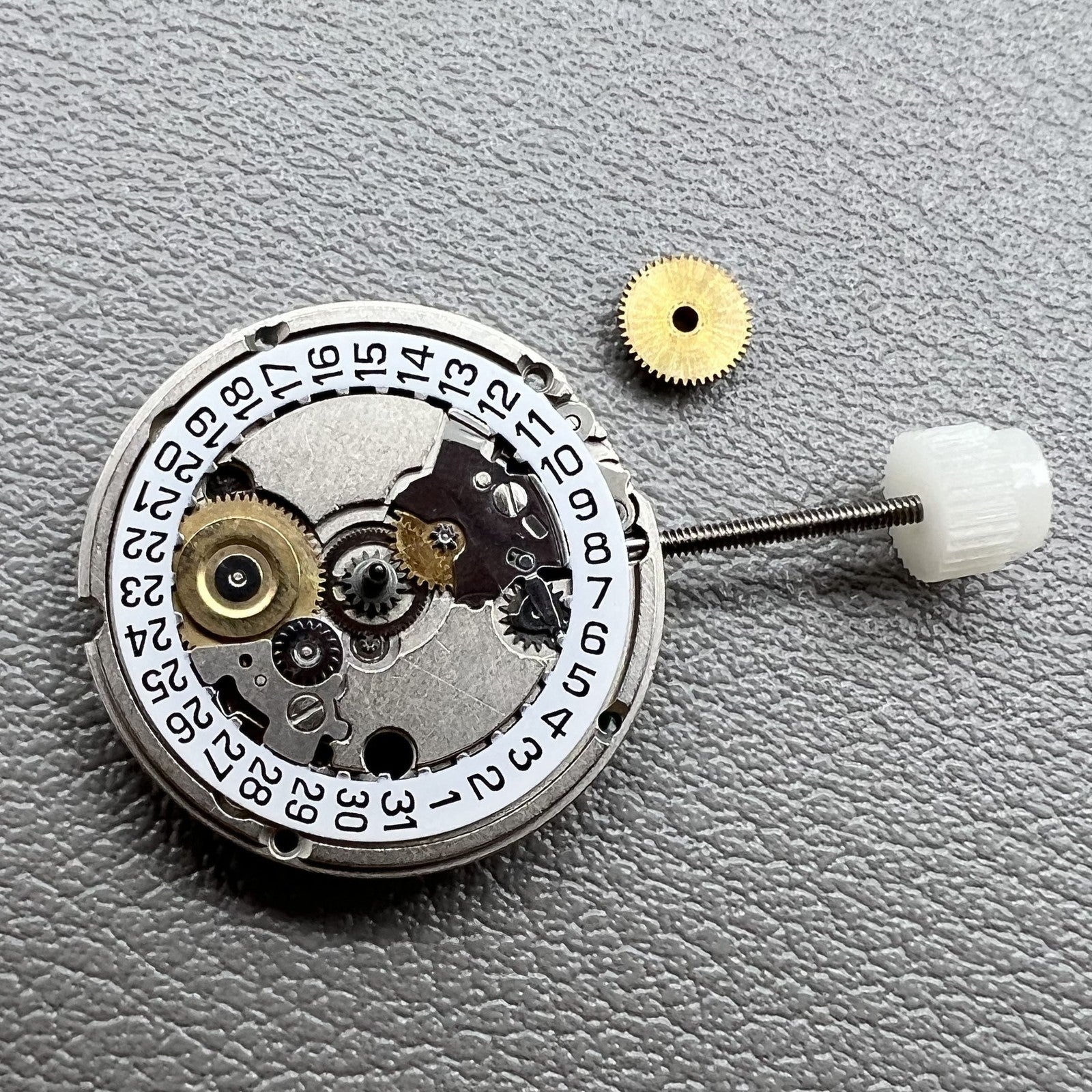 Swiss ETA 556.115 Date At 3 Watch Quartz Movement 3 Hands Single Calendar