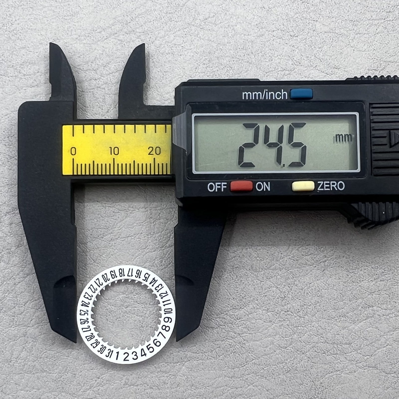 2 PIECES White Date Disk Wheel Date Wheel Date At 6 Fit for Movement NH35 NH36