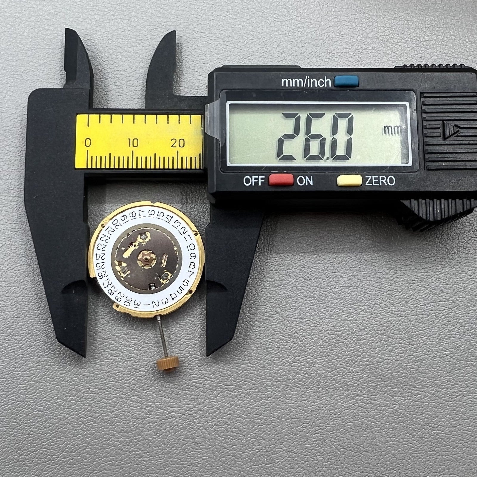 Swiss Ronda 6004D 6004.D Quartz Watch Movement Date At 3