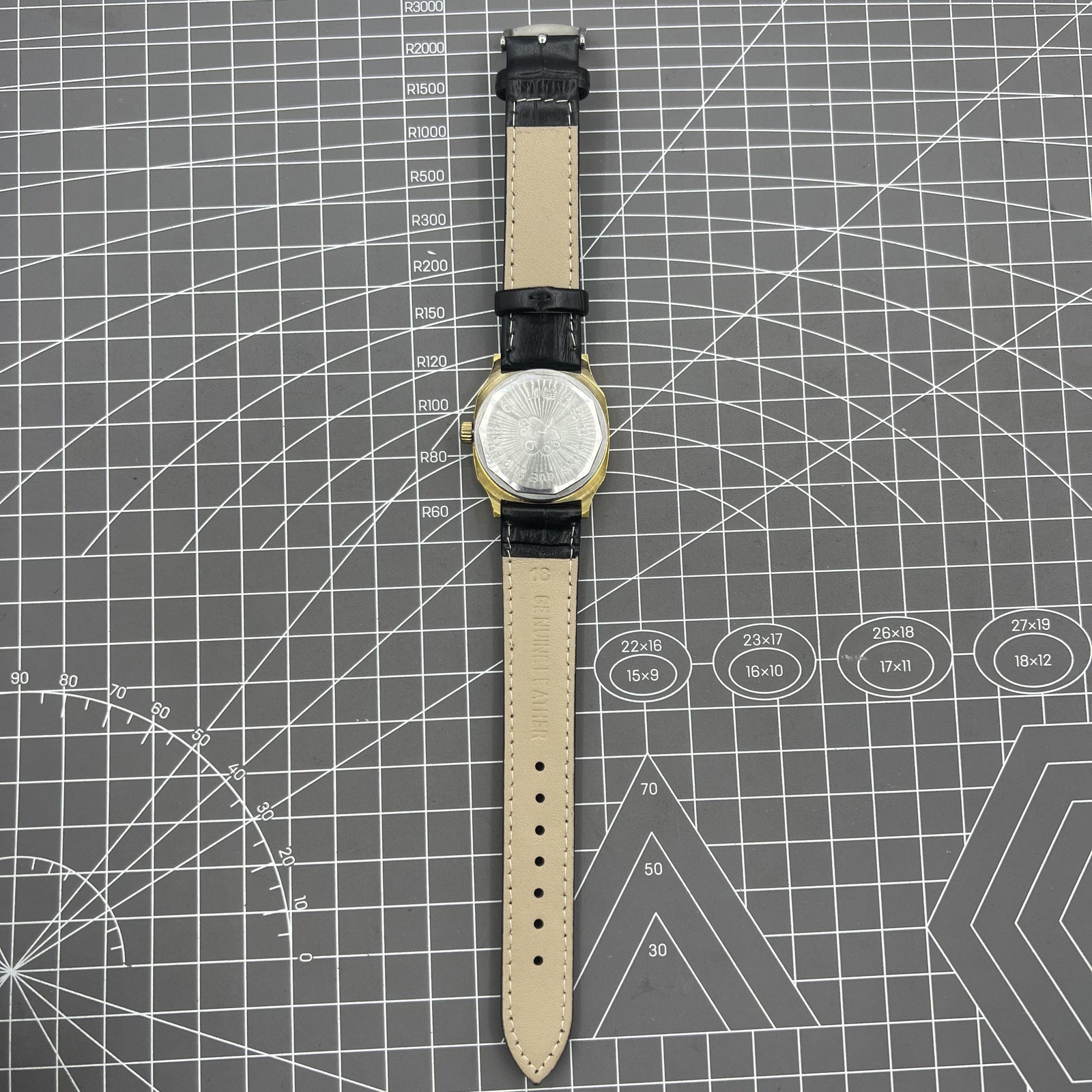 Black Dandong Manual Mechanical Watch 17 Jews Single Calendar Golden Dial