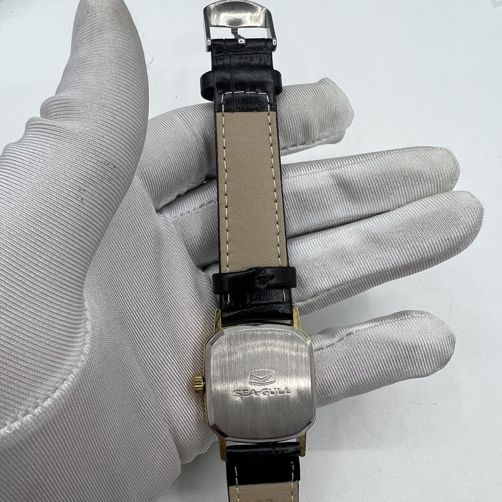 28mm Seagull Manual Mechanical Ladies Watch Golden Square Case Golden Nail