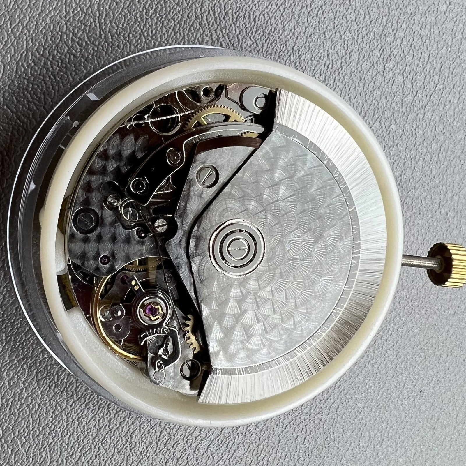 Dandong 7750 Mechanical Movement Single Calendar Small Second At 6/9/12