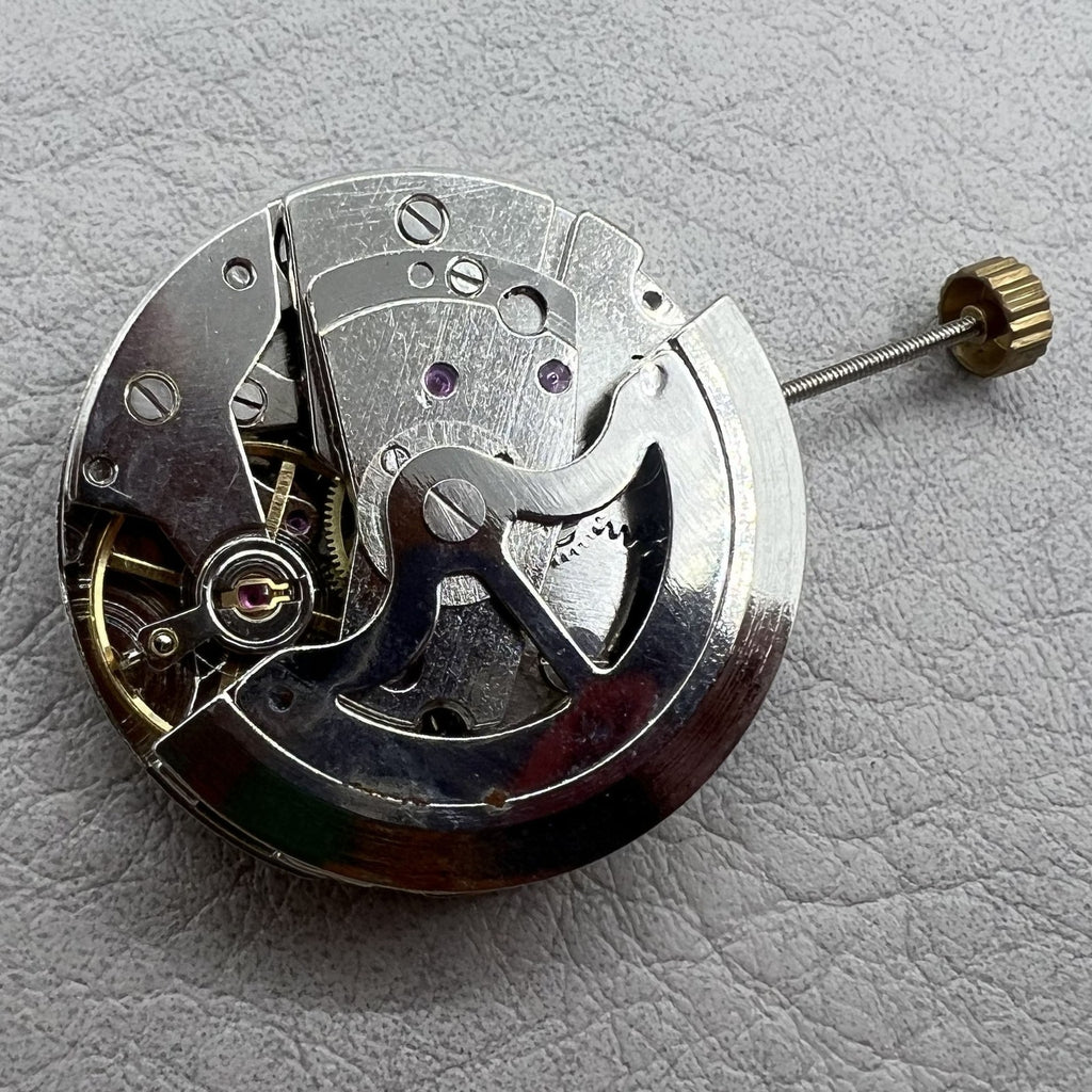 Dandong 7120 3 Hands Single Calendar Automatic Mechanical Movement