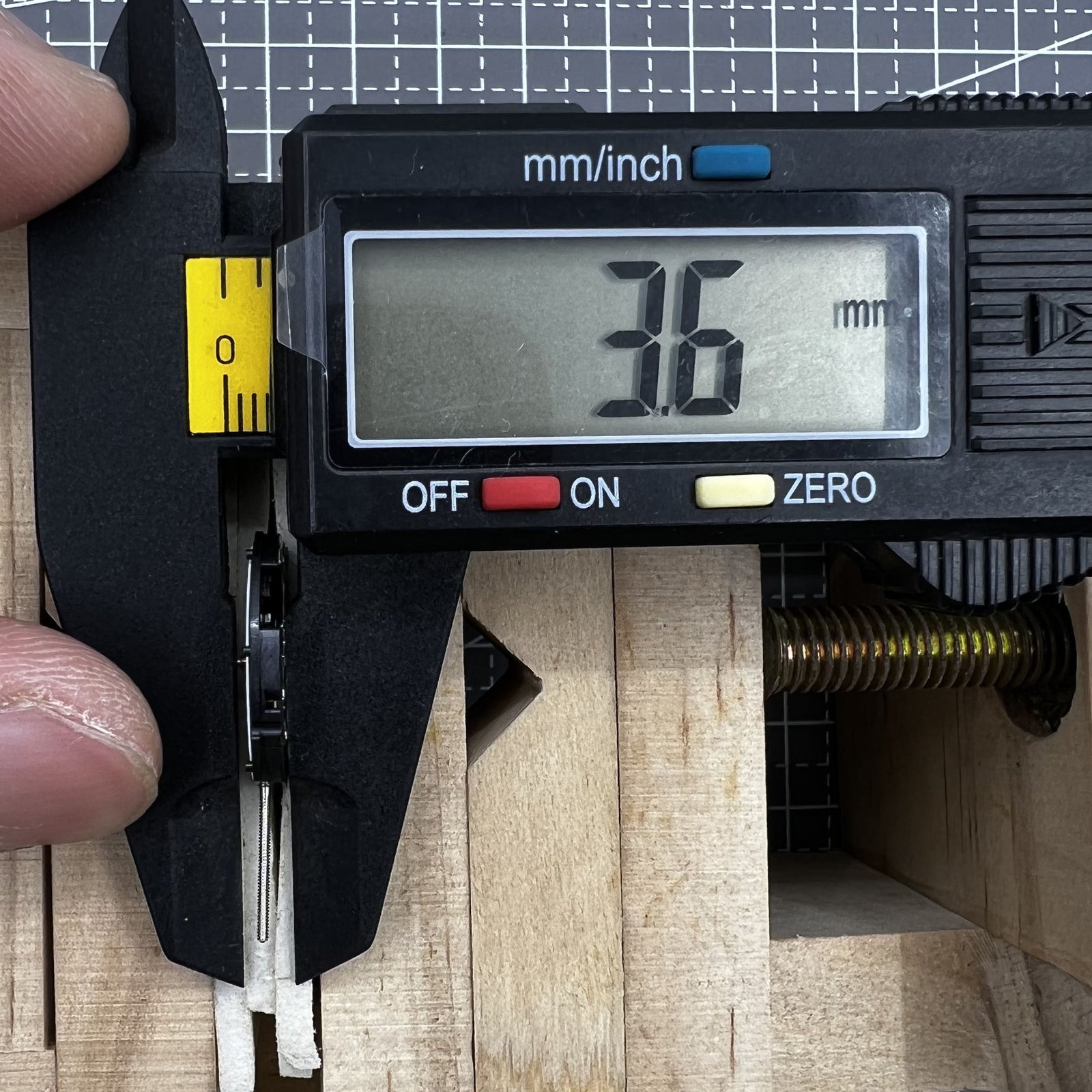 Japan Hattori Epson VX19 VX19E Quartz Movement Date At 6 Movement