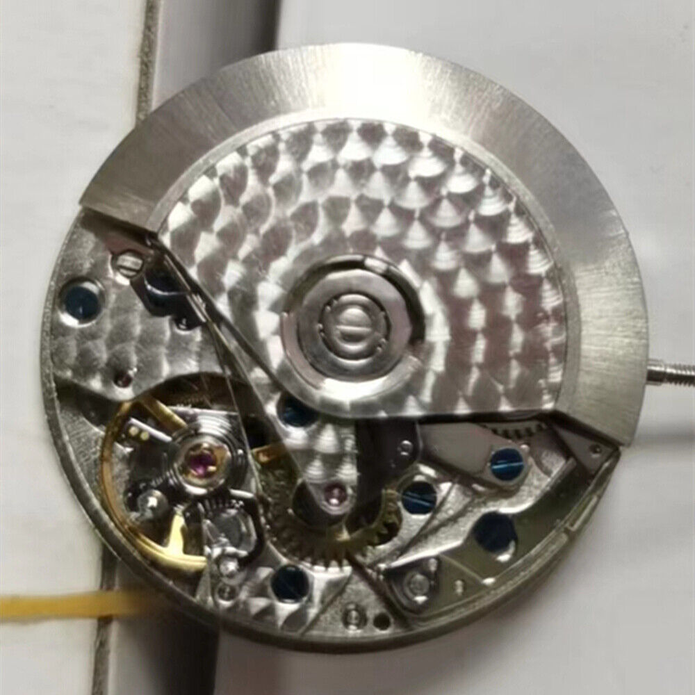 China Made Dandong 7750 Chronograph Movement 3 Hands Small Second @3@6@9 Date@12