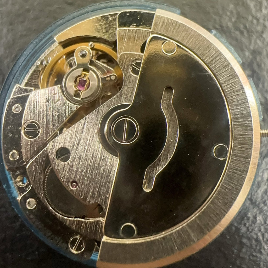 China Made Tianjin Seagull 2813 Mechanical Single Calendar Small Golden Disk