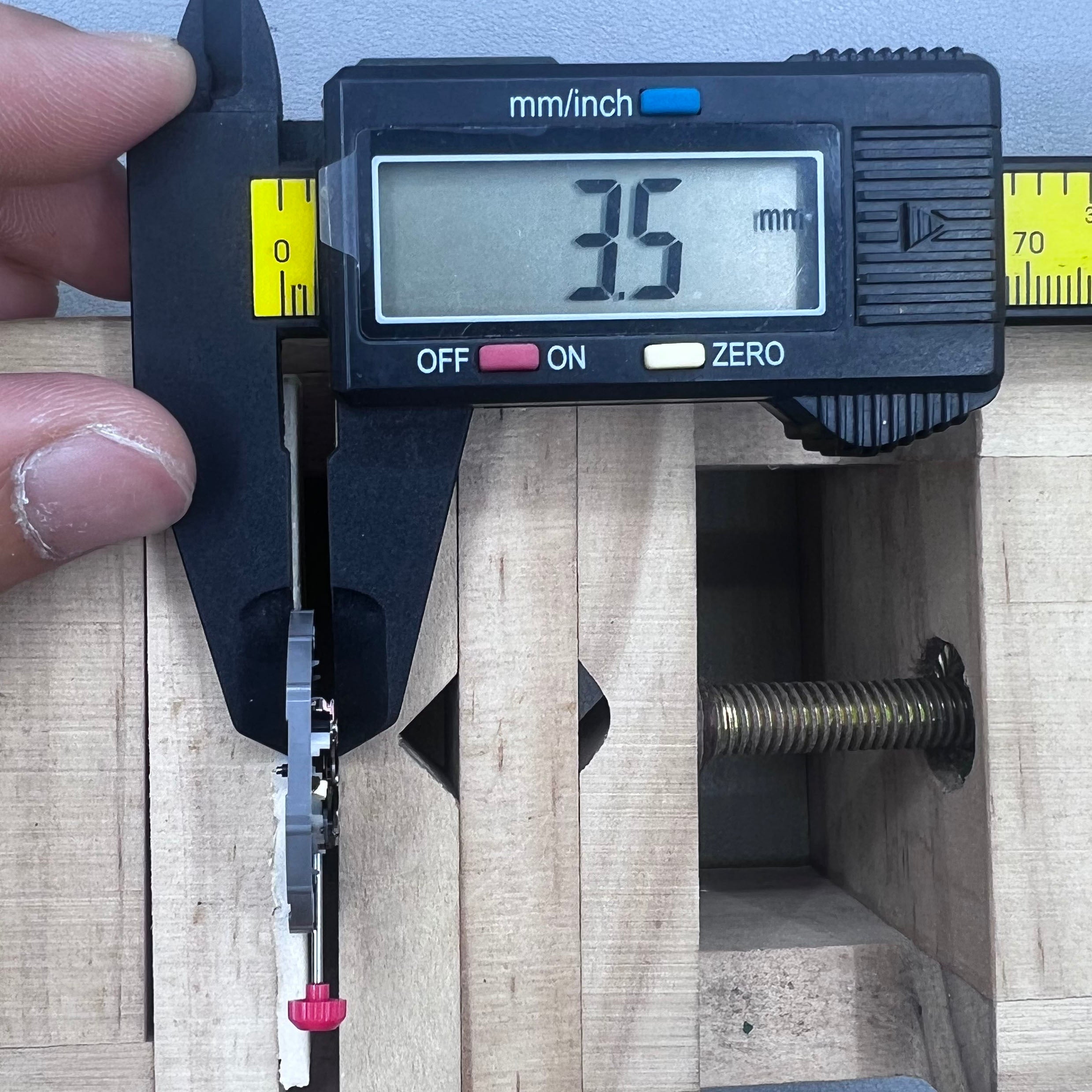 Miyota 2453 Quartz Movement Date@3 with Watch Stem