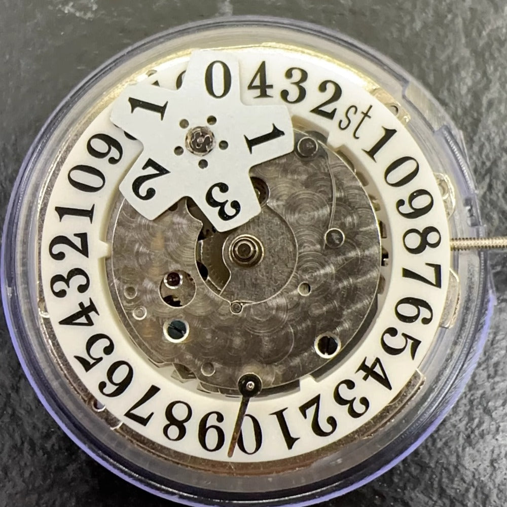 China Made Silver 2240 Automatic Mechanical 2 Hands Small Second Single Calendar