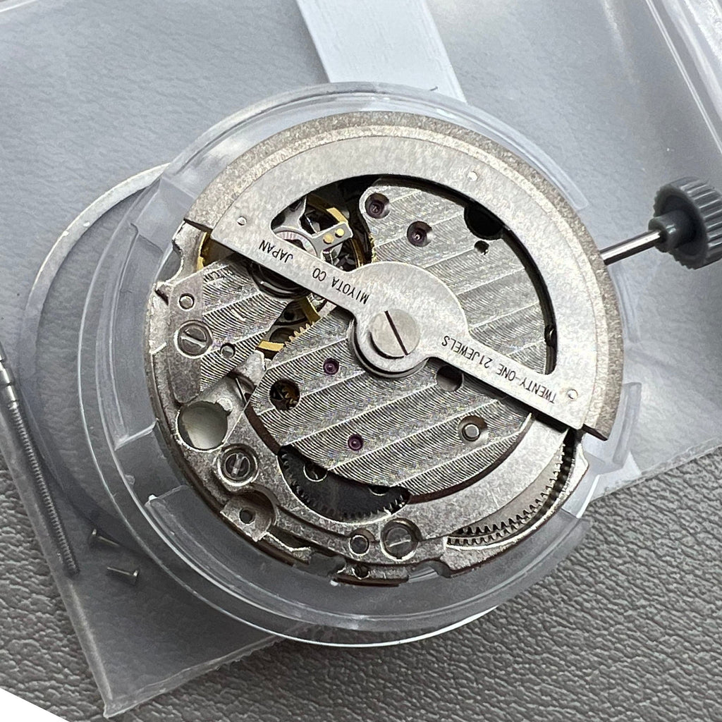 Japan Miyota 8218 Automatic Mechanical Movement Date@9 2 Hands