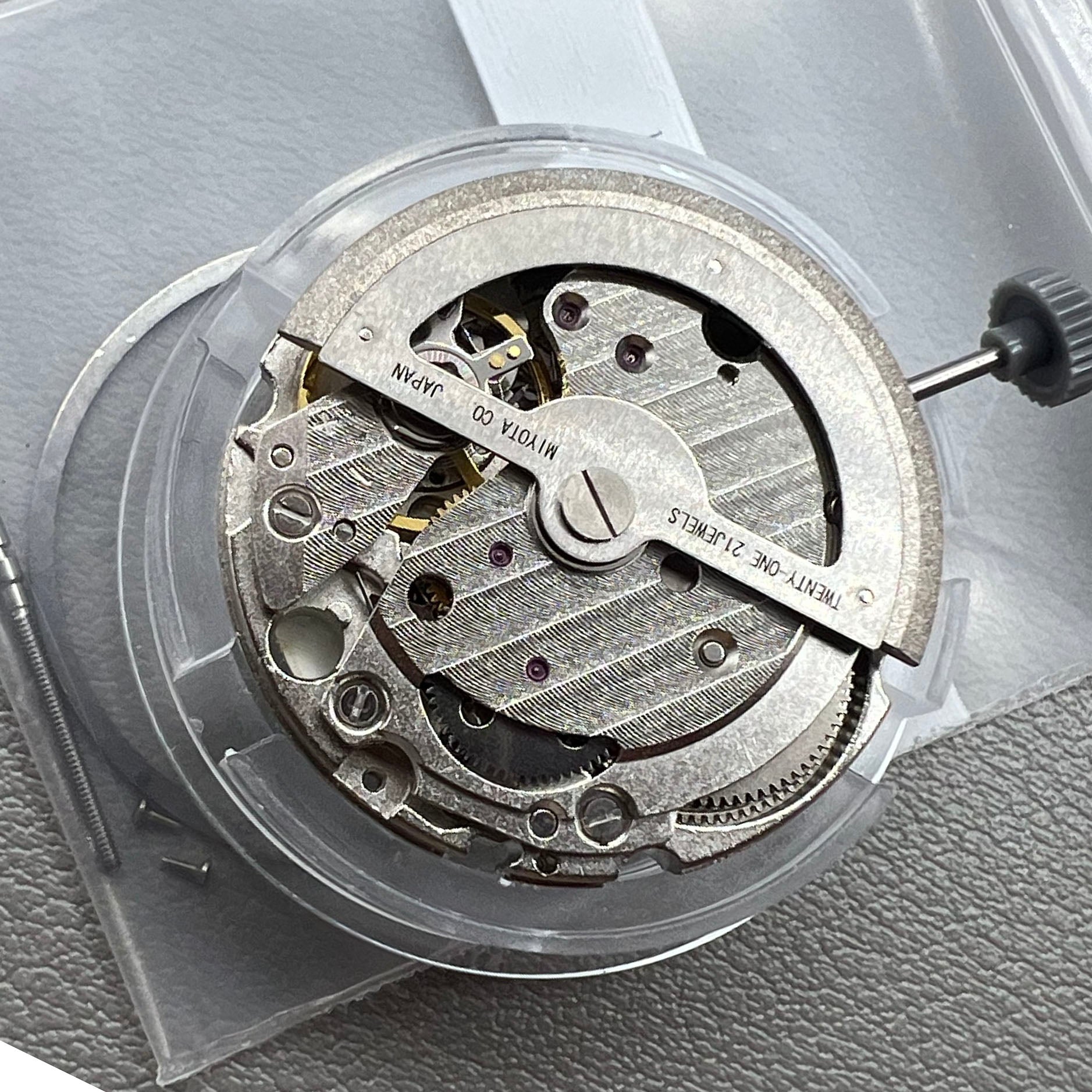 Japan Miyota 8218 Automatic Mechanical Movement Date@9 2 Hands