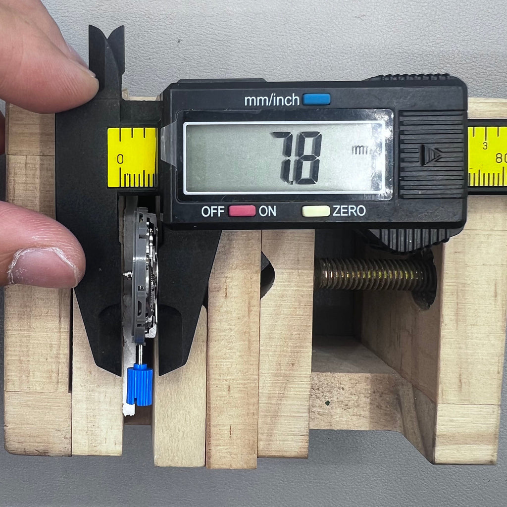 NH34 Automatic Mechanical GMT Movement White Disk Spades Font Hacking Seconds