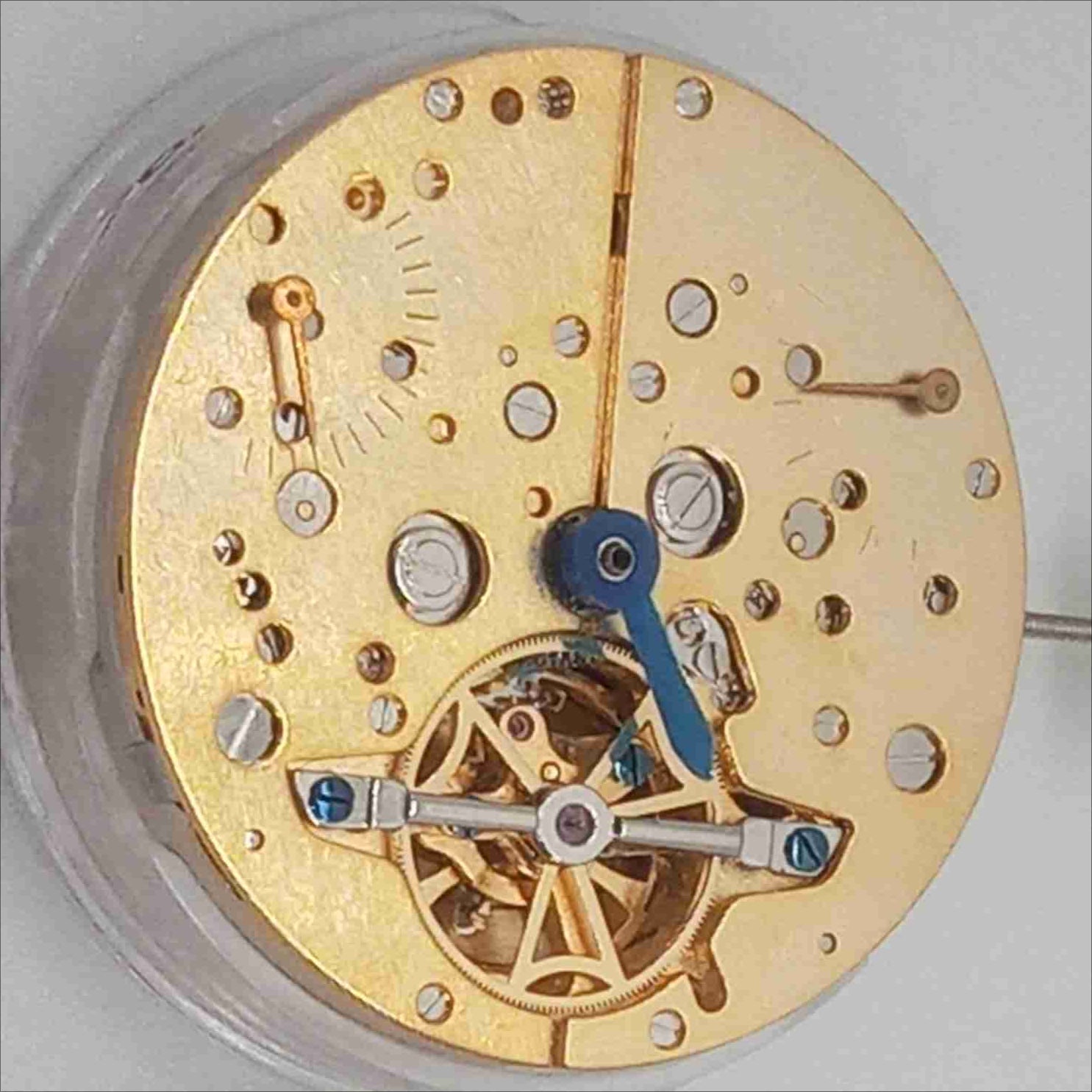 Shanghai Golden Flywheel Mechanical Movement 3 Hands Small Seconds At 2/10