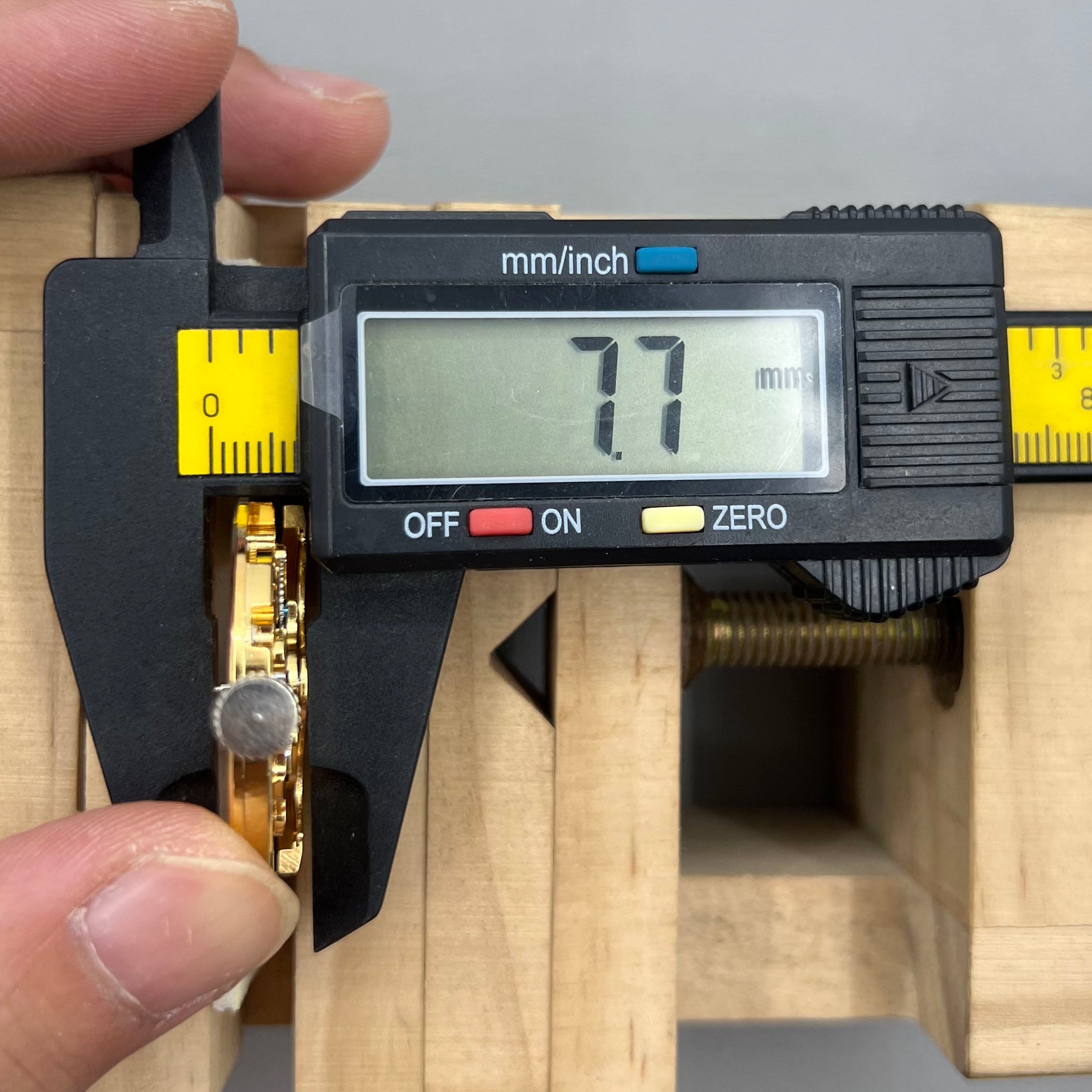 32.8mm 7120 Golden Hollow Extra Large Automatic Mechanical Movement
