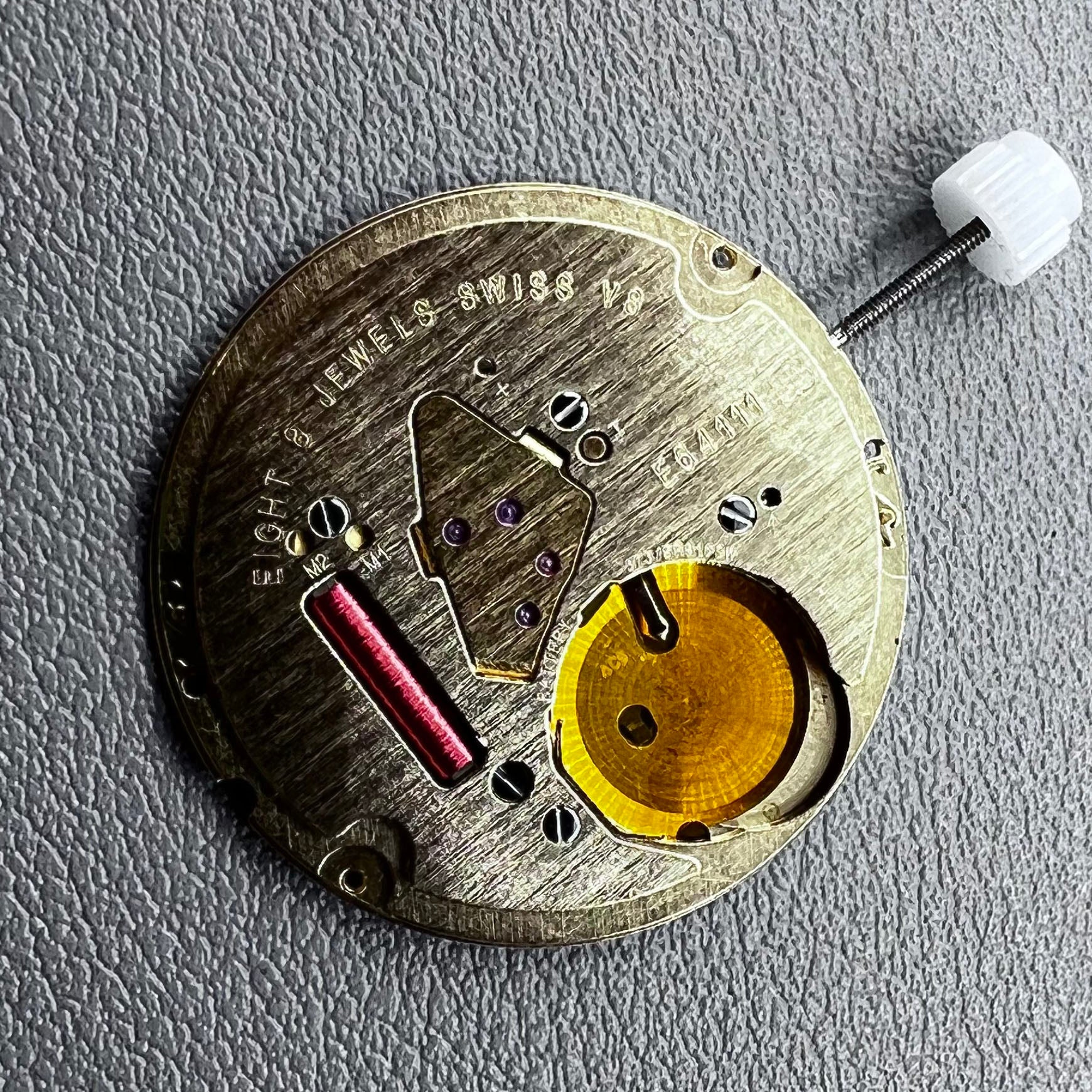 Swiss ETA E64.111 Watch Quartz Movement 3 Hands Date@3