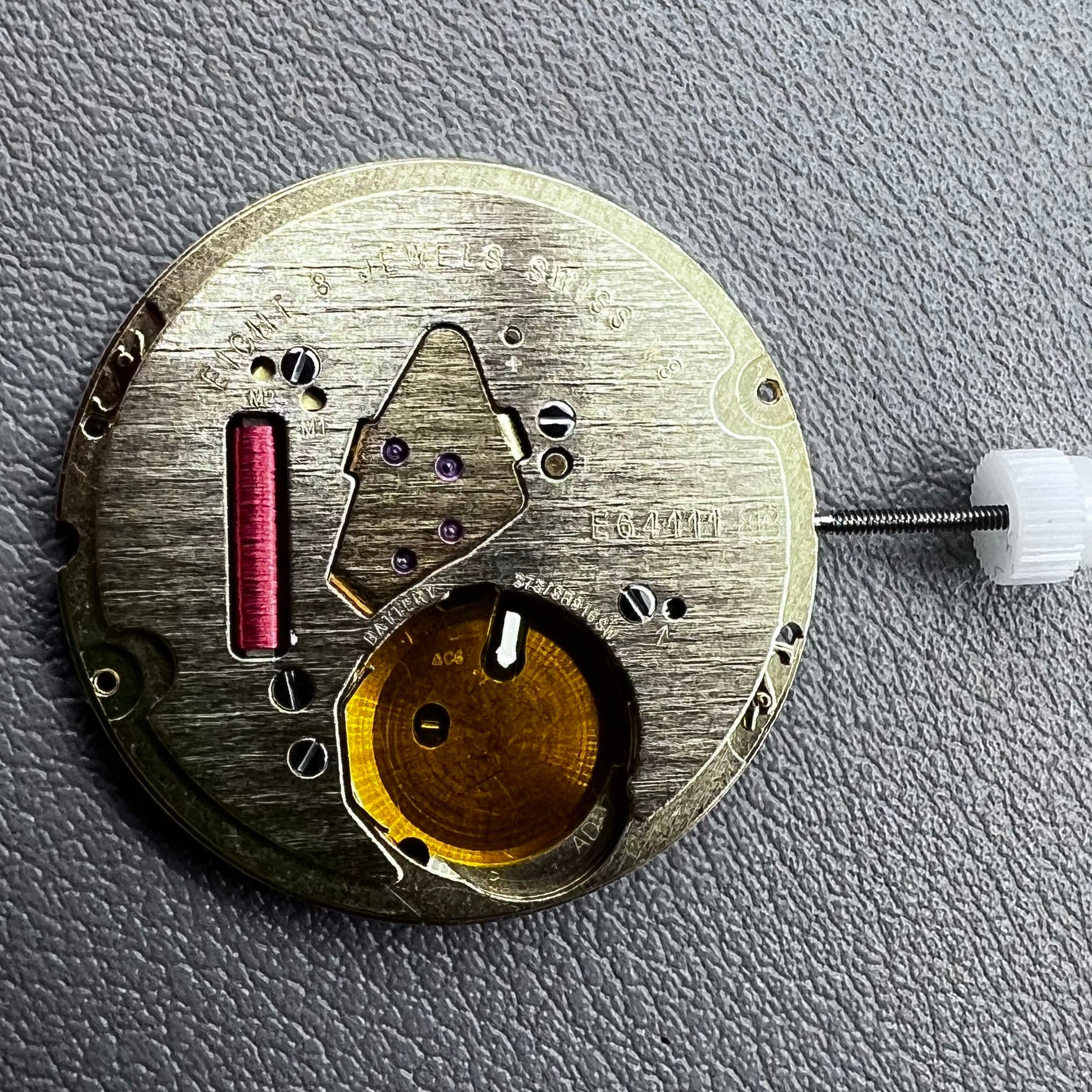 Swiss ETA E64.111 Watch Quartz Movement 3 Hands Date@3