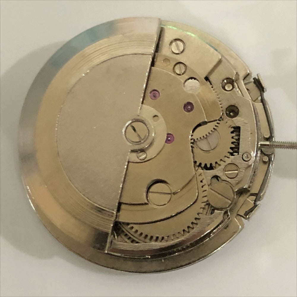 China Made 7120 Mechanical Movement 3 Hands Date At 3 Second Hands At 3/6/9
