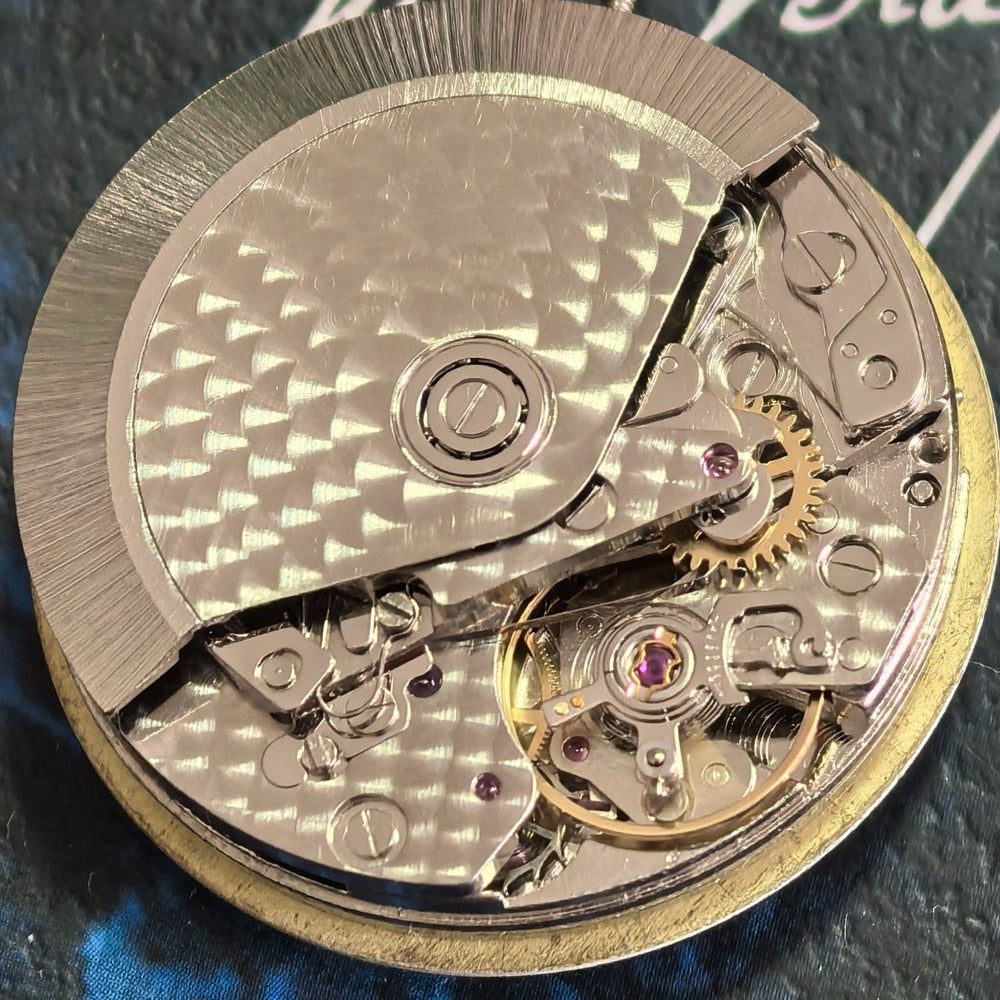 Chinese Dandong 7750 Mechanical Movement Single Calendar Small Second At 6/9/12