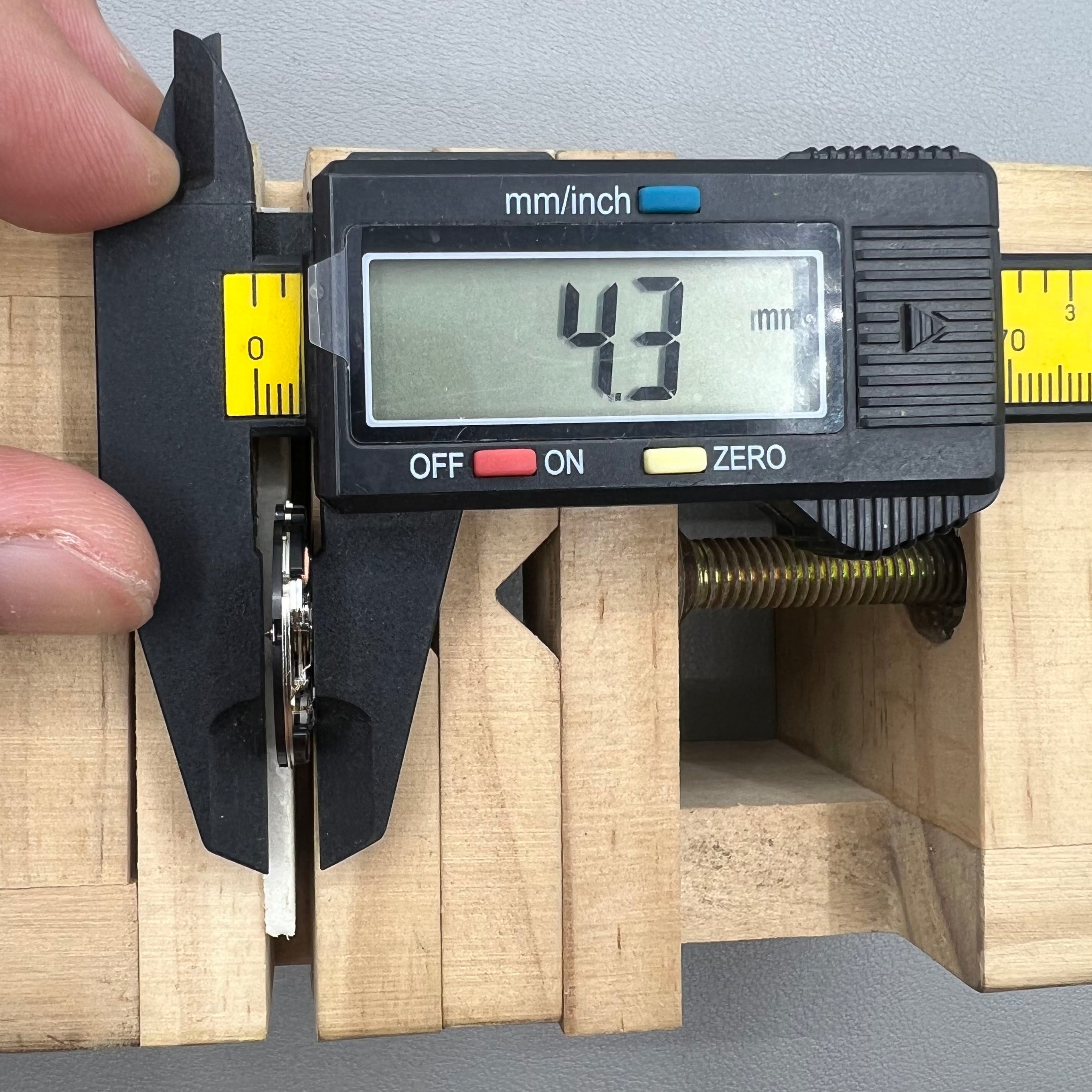 Swiss Ronda 708 Quartz Watch Movement Date@6