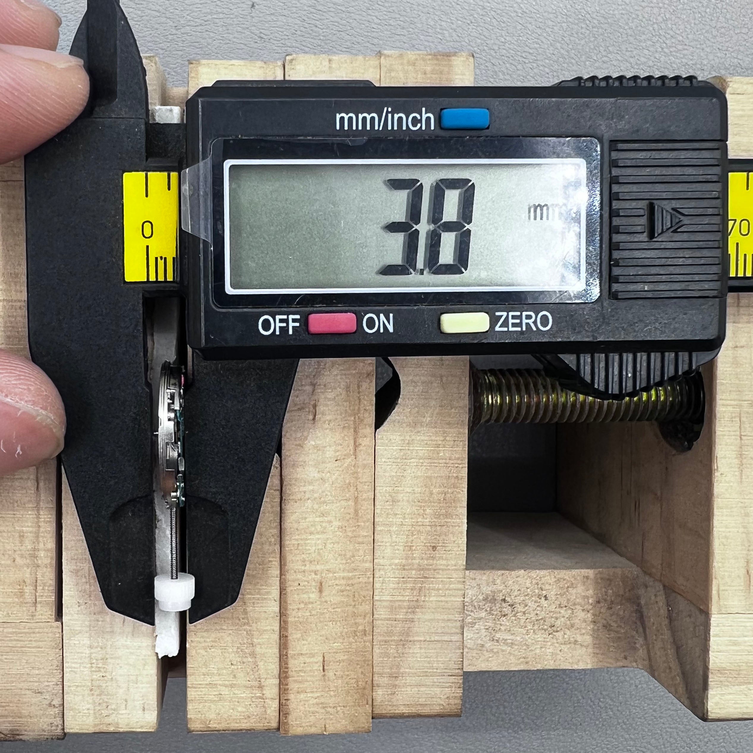 ETA 956.114 3 Hand Quartz Movement ETA955.114 Replacement White Dial