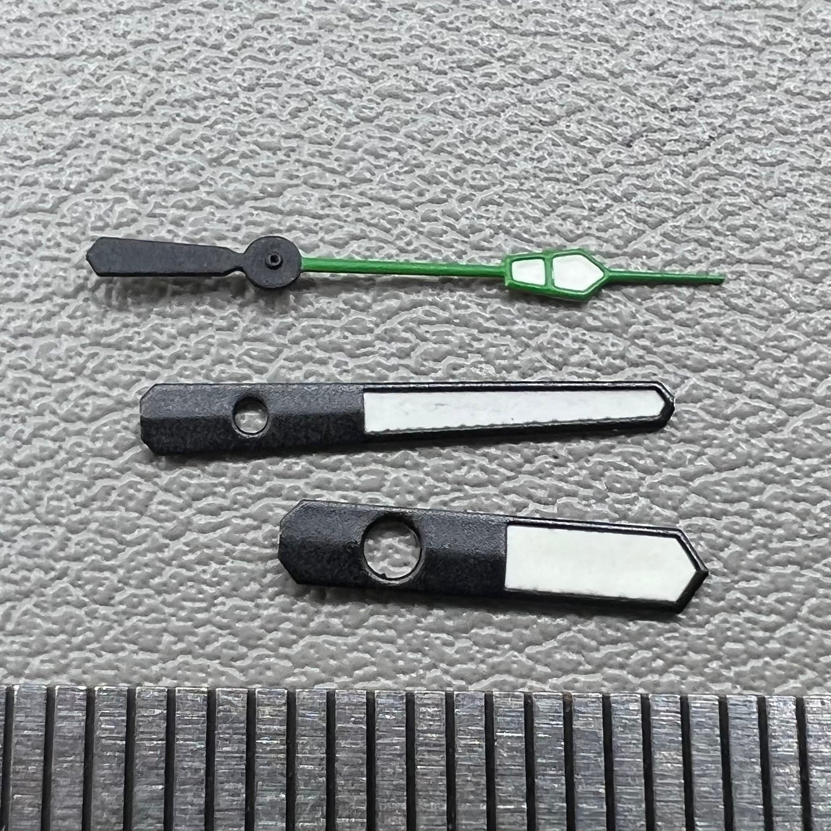 2 Sets/Pack 12.5mm Green+Black Trim Green Lume Hands for NH35 NH36 7S26 7S36