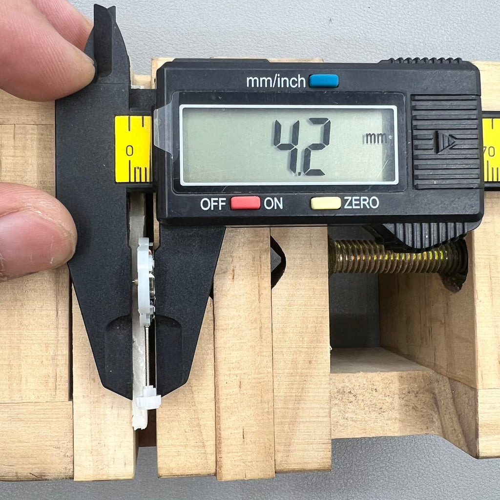 3 PIECES Sunon PE25 Quartz Movement 3 Hands Day Date Movement